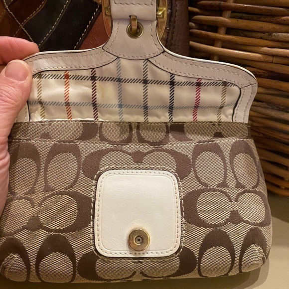 Coach Bleecker Wristlet/Demi Purse - Picture 2 of 12